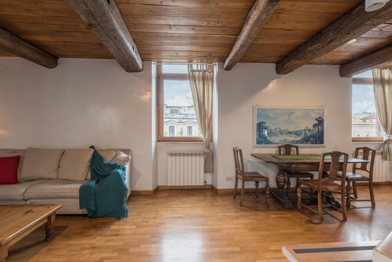 Cozy Wooden Apt In Piazza Navona Appartement Rome Buitenkant foto
