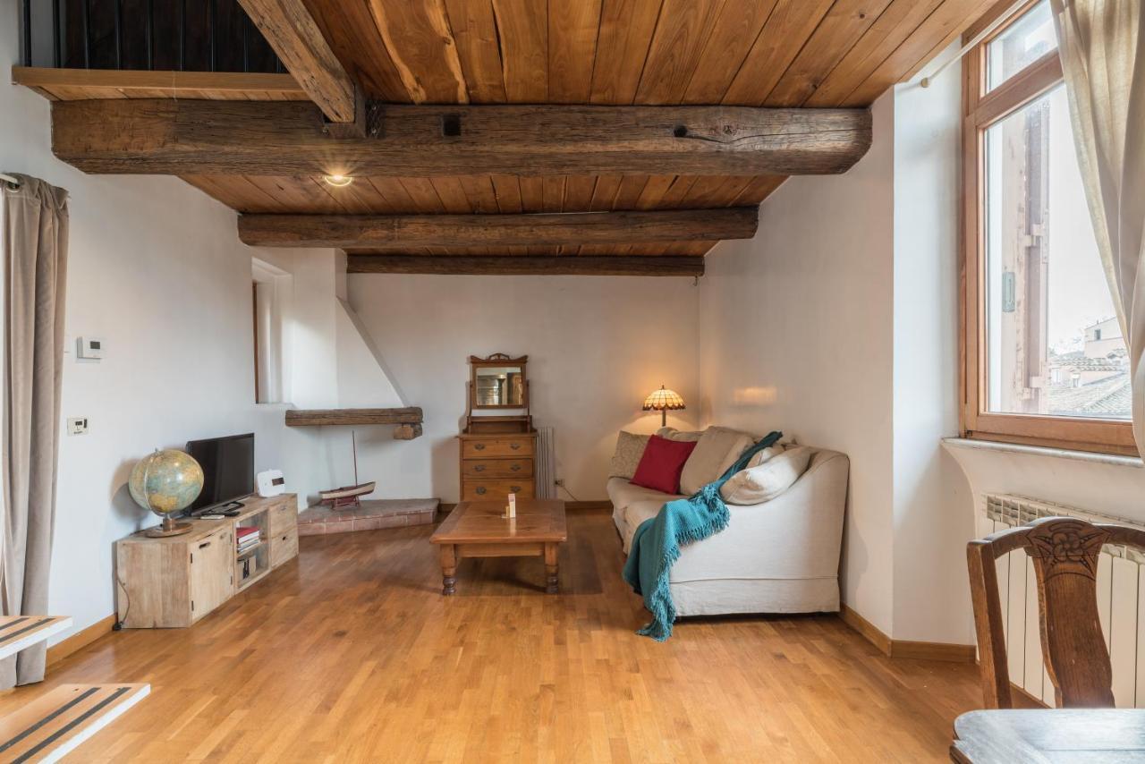 Cozy Wooden Apt In Piazza Navona Appartement Rome Buitenkant foto
